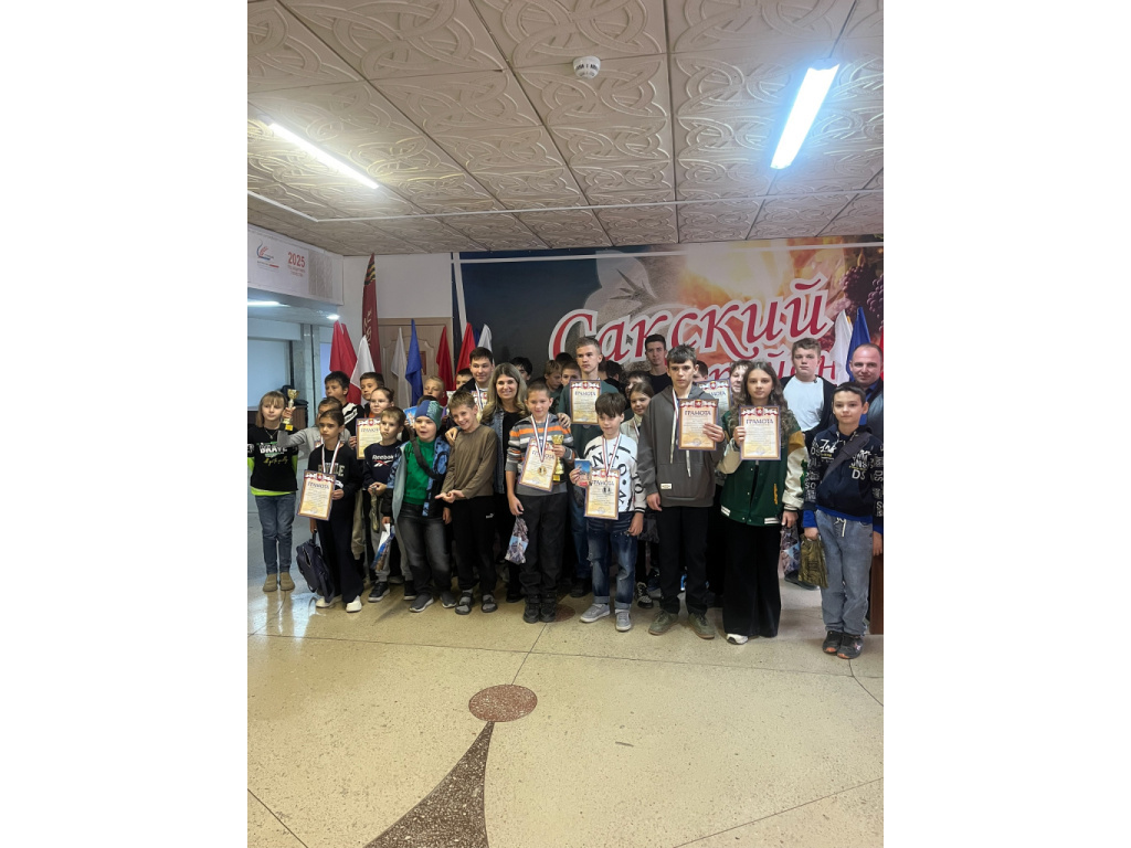 Спортивные соревнования по шахматам ко Дню флага и герба Республики Крым Спортивные соревнования по шахматам ко Дню флага и герба Республики Крым